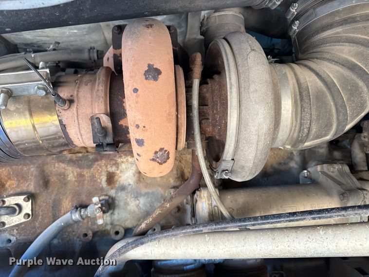 image for item EP2622 1995 Freightliner semi truck