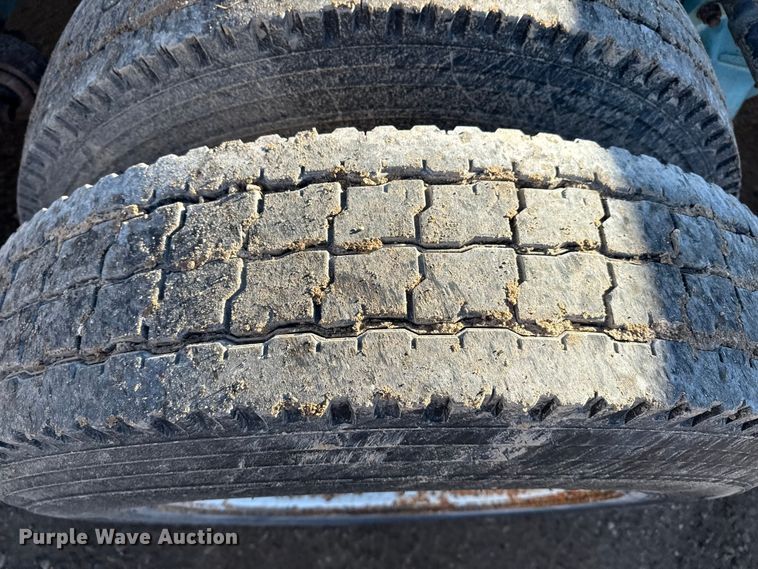 image for item EP2622 1995 Freightliner semi truck