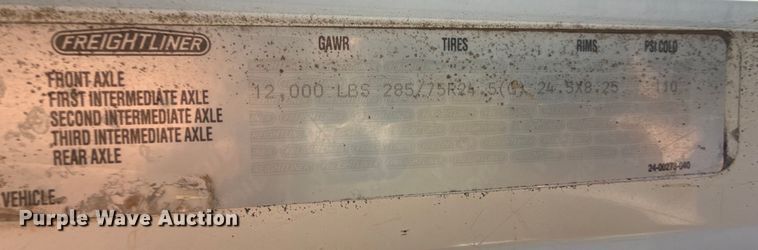 image for item EP2622 1995 Freightliner semi truck