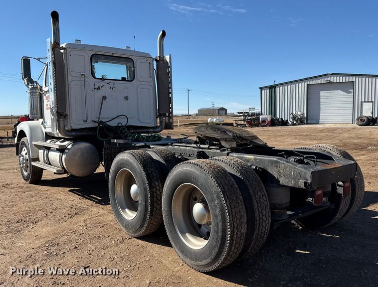 image for item EP2623 2013 Western Star 4900FA semi truck