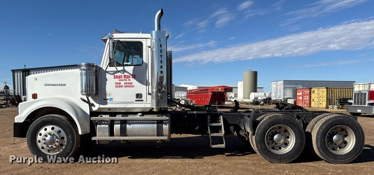 image for item EP2623 2013 Western Star 4900FA semi truck