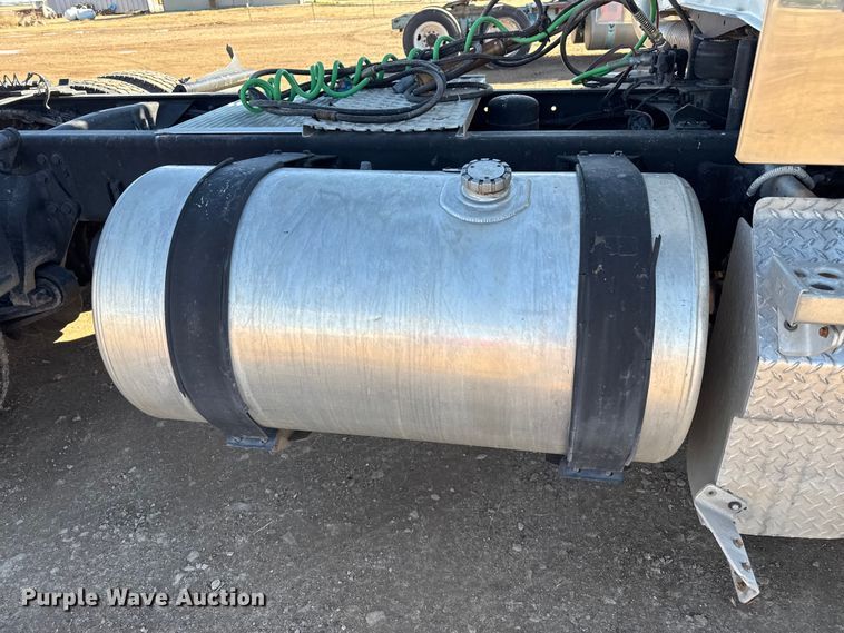 image for item EP2623 2013 Western Star 4900FA semi truck