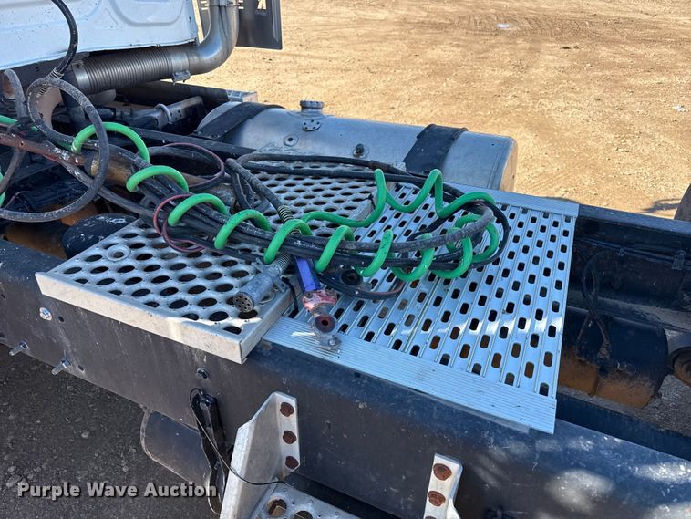 image for item EP2623 2013 Western Star 4900FA semi truck