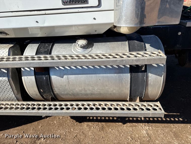 image for item EP2623 2013 Western Star 4900FA semi truck