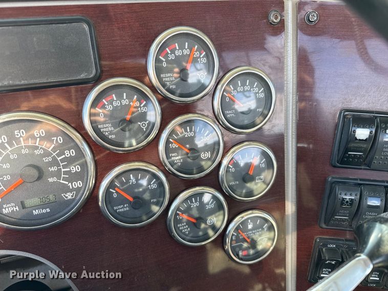 image for item EP2623 2013 Western Star 4900FA semi truck