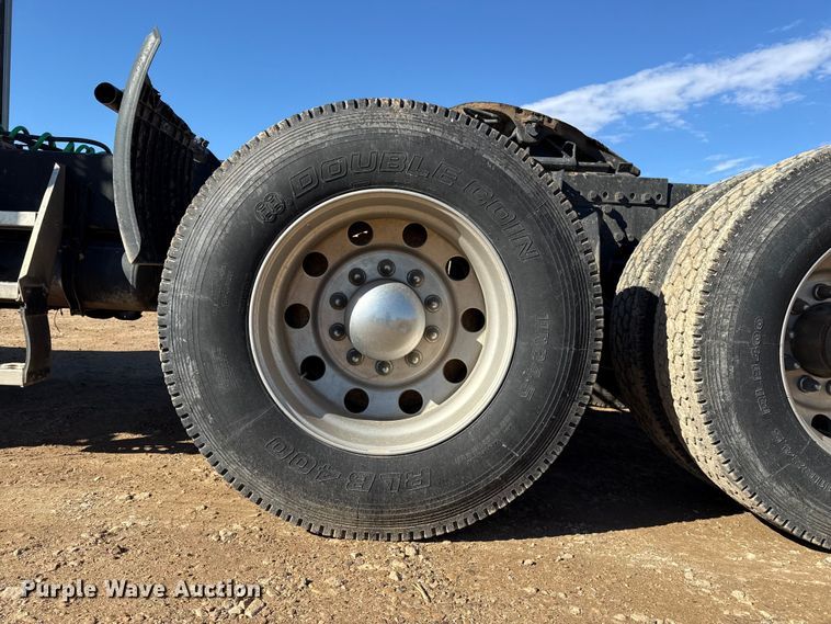 image for item EP2623 2013 Western Star 4900FA semi truck