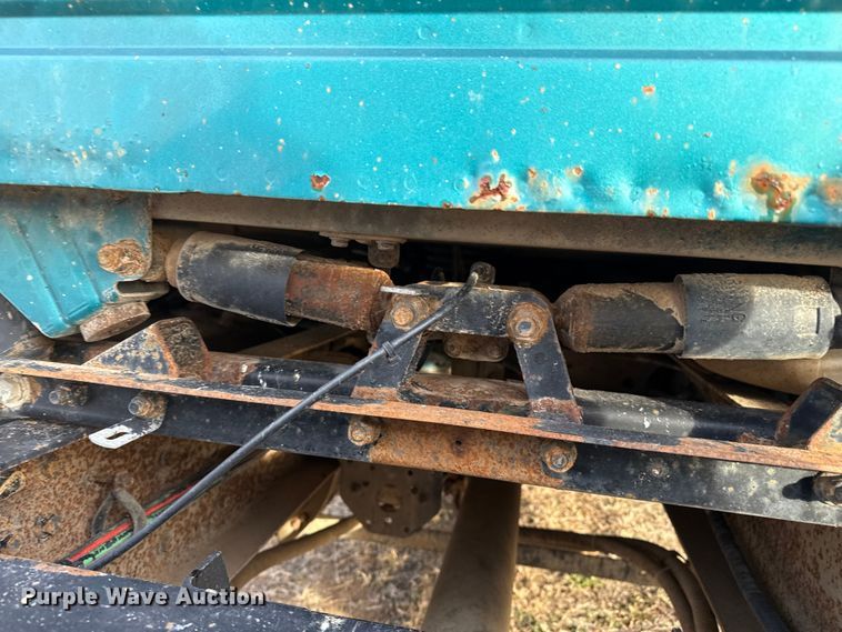 image for item EP2639 1998 Volvo VN semi truck