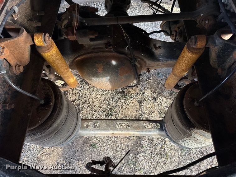 image for item EP2639 1998 Volvo VN semi truck