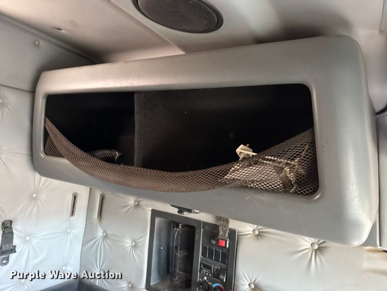 image for item EP2639 1998 Volvo VN semi truck