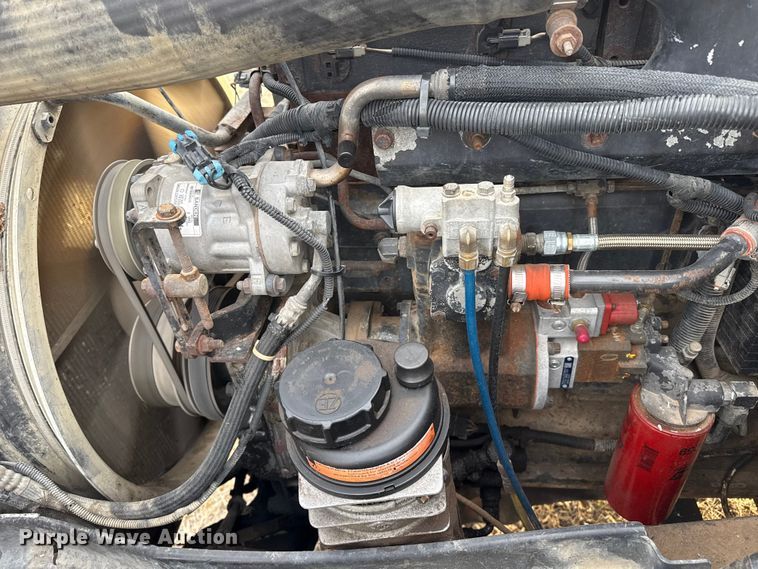 image for item EP2639 1998 Volvo VN semi truck