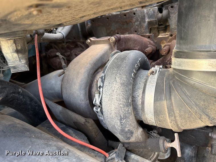 image for item EP2639 1998 Volvo VN semi truck