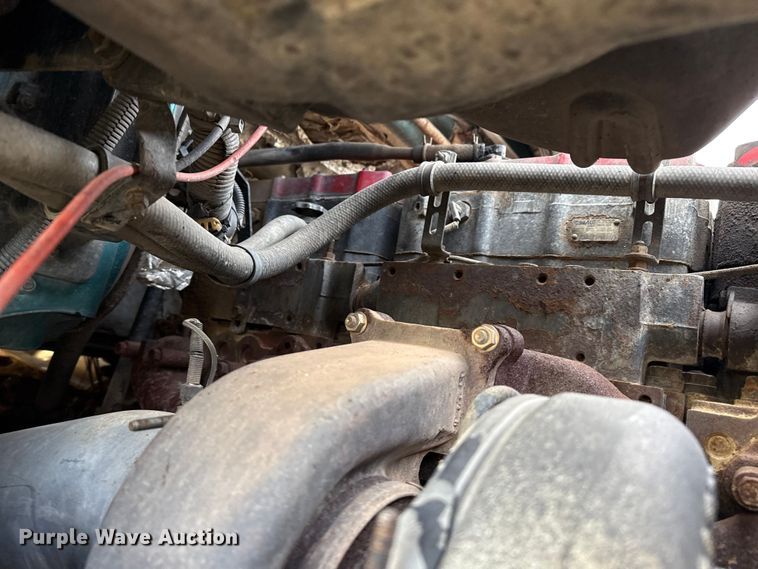 image for item EP2639 1998 Volvo VN semi truck