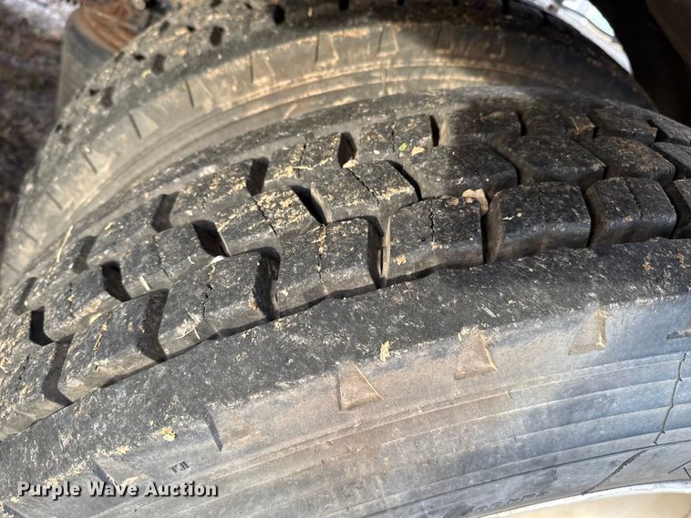 image for item EP2639 1998 Volvo VN semi truck