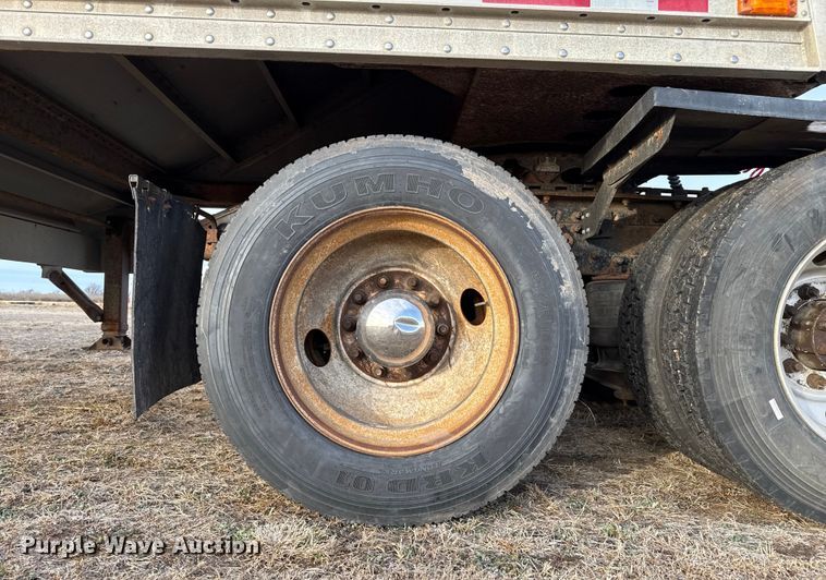 image for item EP2639 1998 Volvo VN semi truck