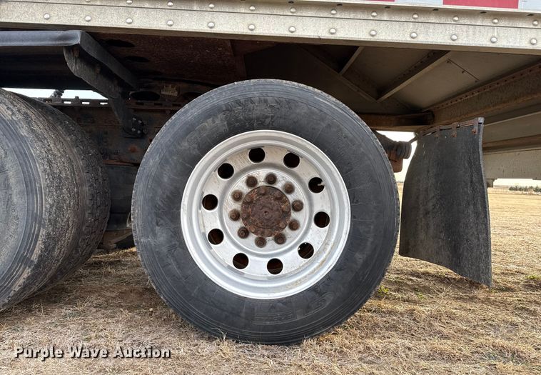 image for item EP2639 1998 Volvo VN semi truck