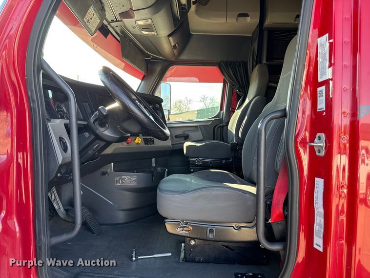 image for item EP2641 2019 Freightliner Cascadia 