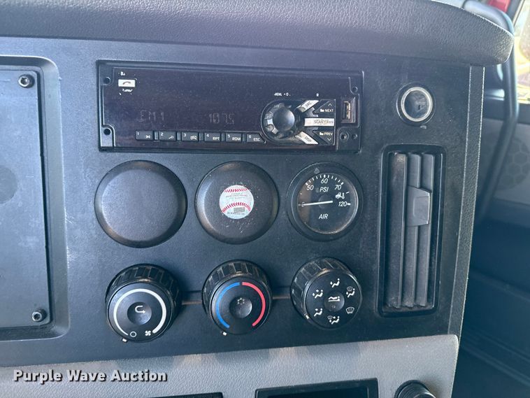 image for item EP2641 2019 Freightliner Cascadia 