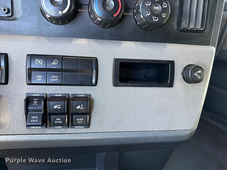 image for item EP2641 2019 Freightliner Cascadia 