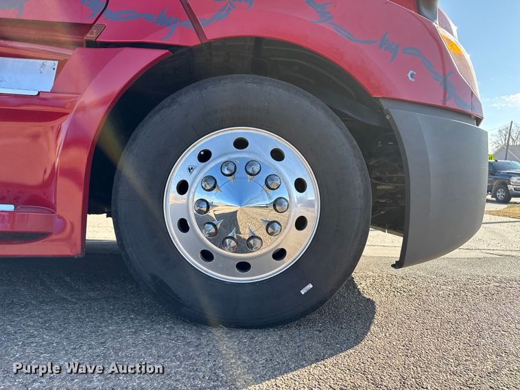 image for item EP2641 2019 Freightliner Cascadia 