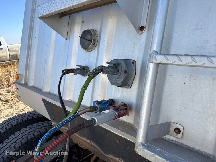 image for item EP2654 2009 Neville Built grain trailer