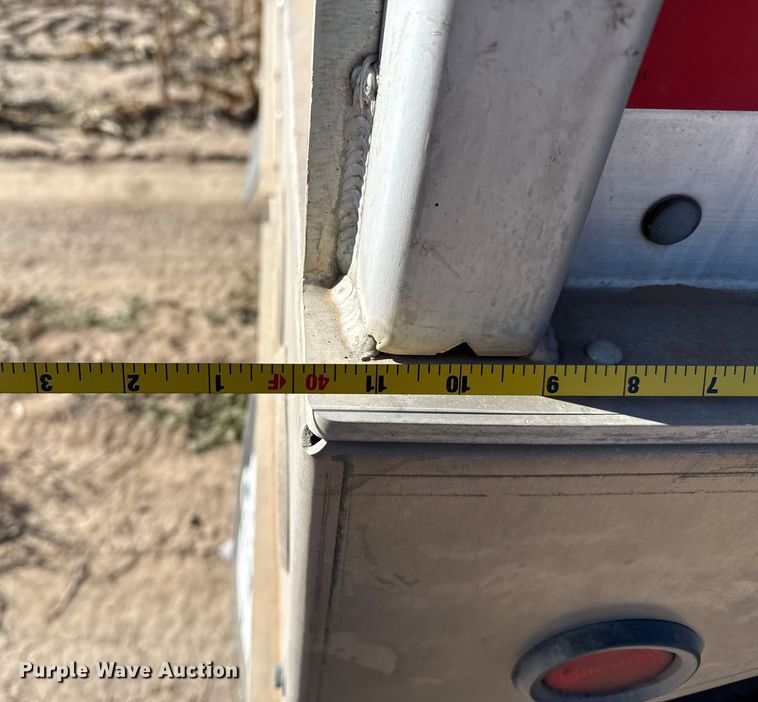 image for item EP2654 2009 Neville Built grain trailer