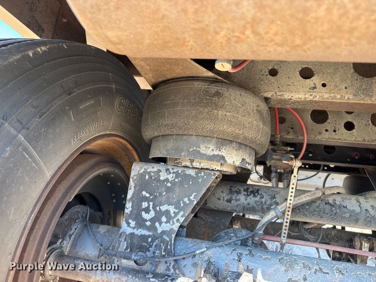 image for item EP2654 2009 Neville Built grain trailer