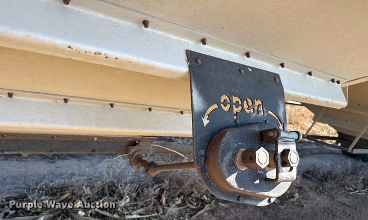 image for item EP2654 2009 Neville Built grain trailer