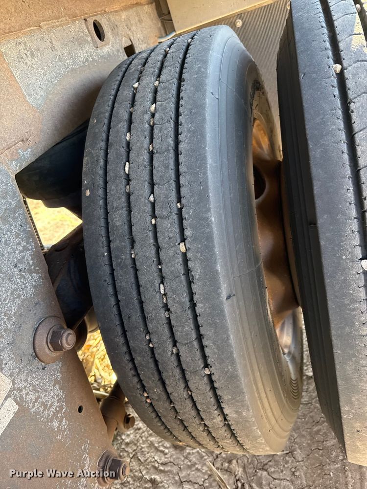 image for item EP2654 2009 Neville Built grain trailer