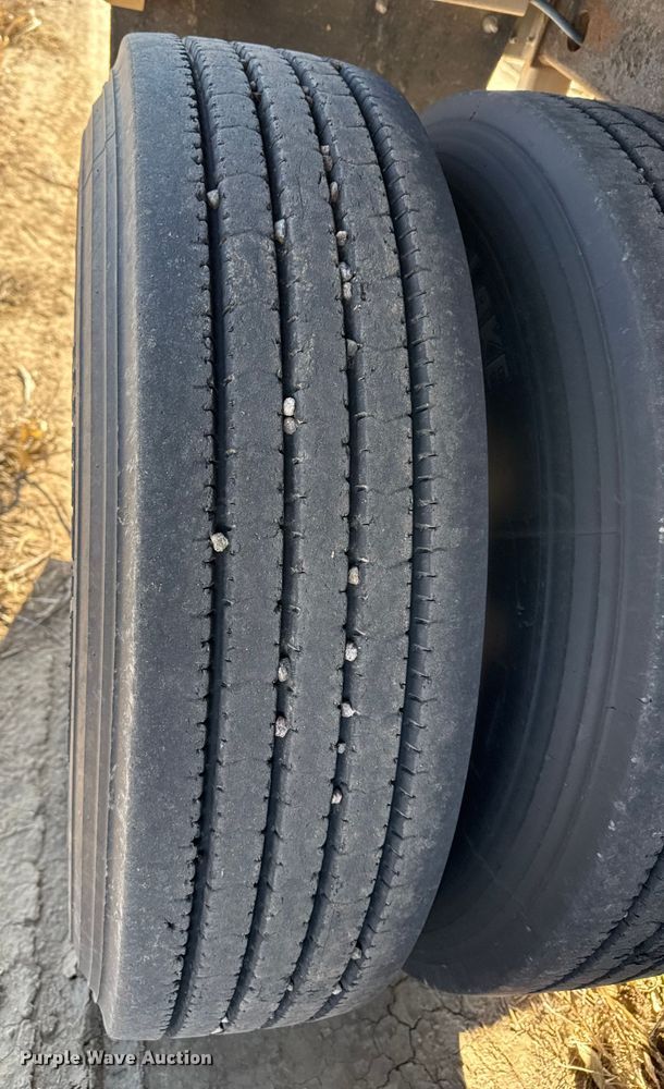 image for item EP2654 2009 Neville Built grain trailer