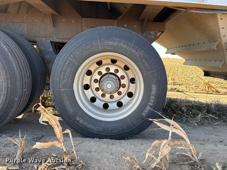 image for item EP2654 2009 Neville Built grain trailer