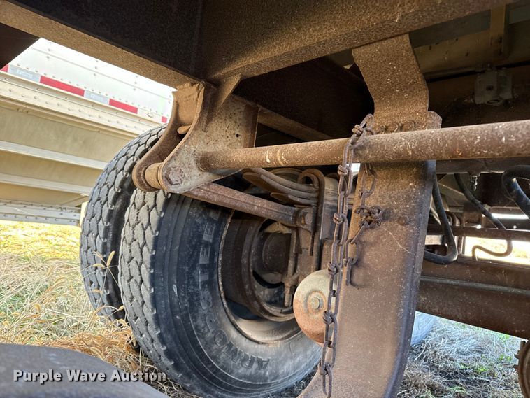 image for item EP2656 1982 Merritt grain trailer