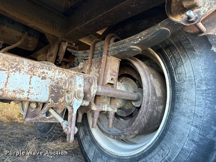 image for item EP2656 1982 Merritt grain trailer