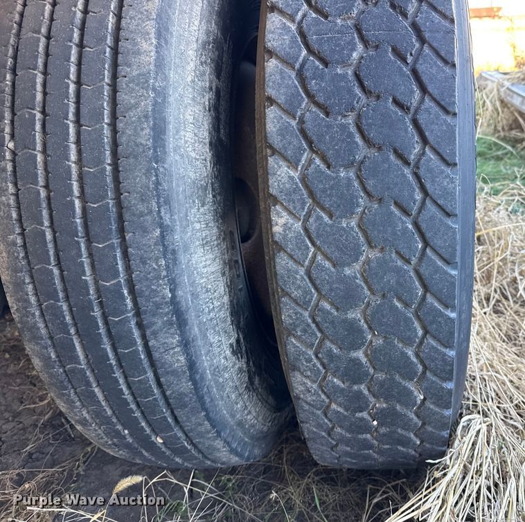 image for item EP2656 1982 Merritt grain trailer