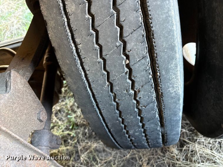 image for item EP2656 1982 Merritt grain trailer