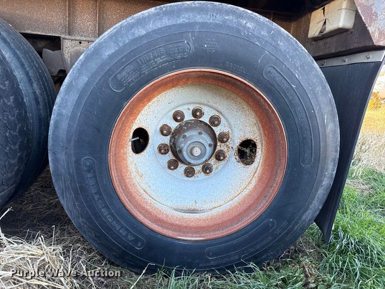 image for item EP2656 1982 Merritt grain trailer