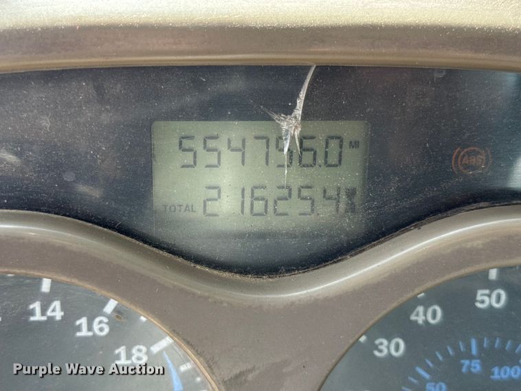 image for item ER0136 2004 Mack CH613 semi truck