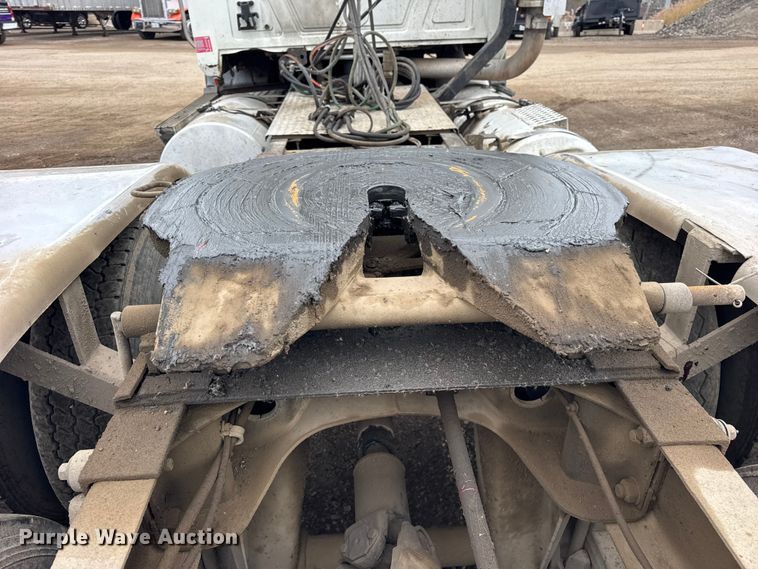 image for item ER0300 1994 Mack CH613 semi truck