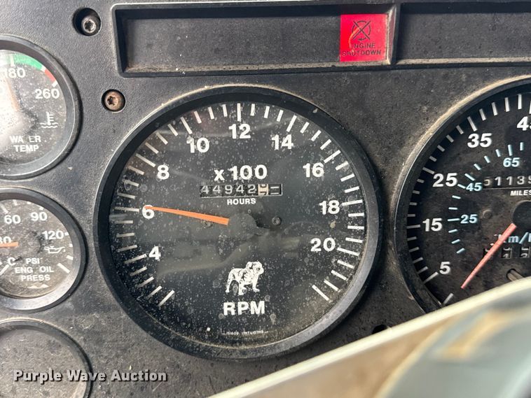 image for item ER0300 1994 Mack CH613 semi truck