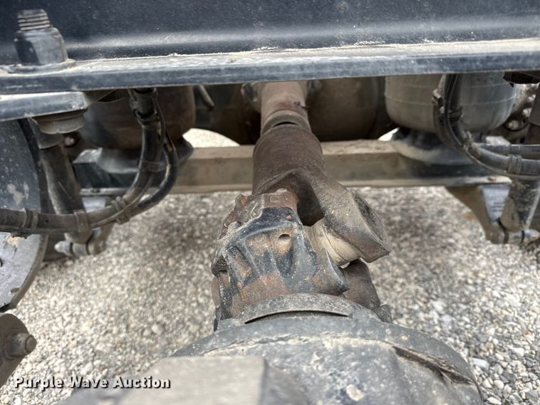 image for item ET4024 2019 Kenworth T680 semi truck