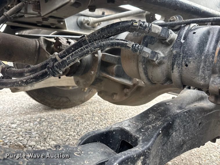 image for item ET4024 2019 Kenworth T680 semi truck