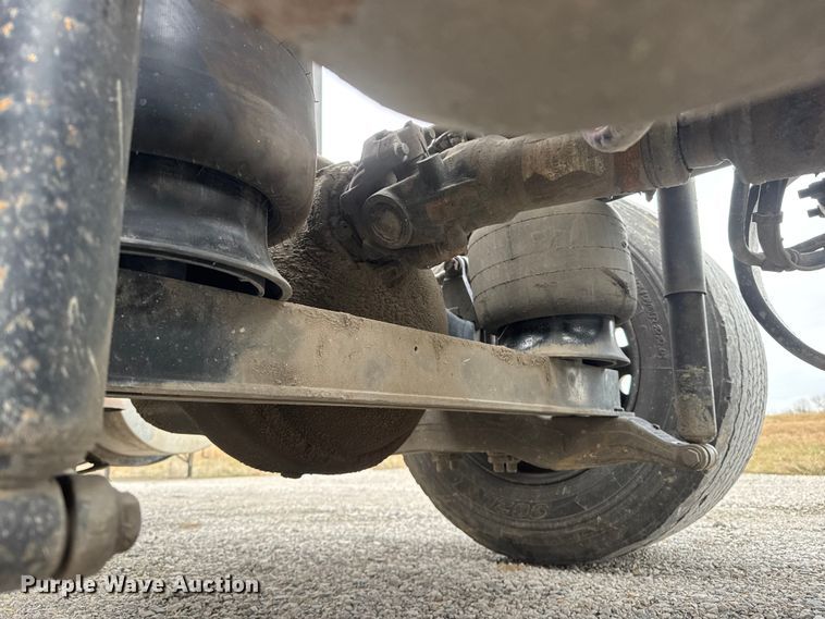 image for item ET4024 2019 Kenworth T680 semi truck