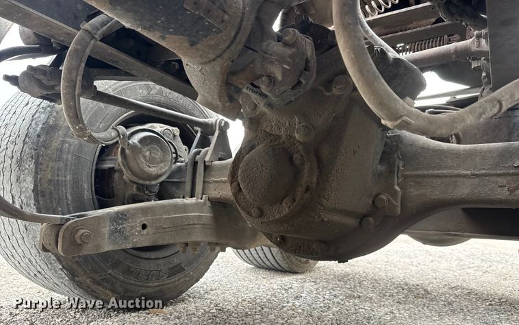 image for item ET4024 2019 Kenworth T680 semi truck