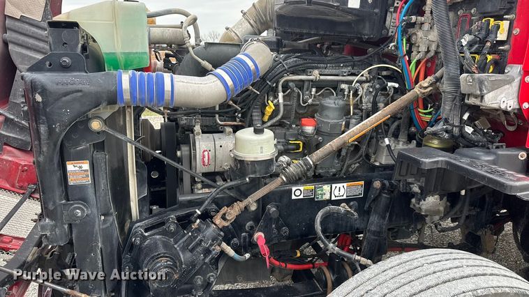 image for item ET4024 2019 Kenworth T680 semi truck