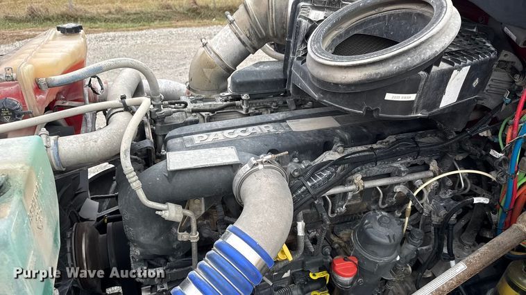 image for item ET4024 2019 Kenworth T680 semi truck