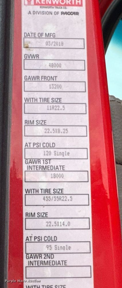 image for item ET4024 2019 Kenworth T680 semi truck