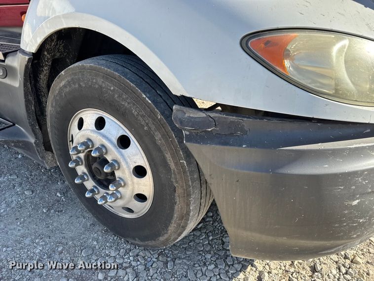 image for item ET4038 2009 International Prostar  semi truck