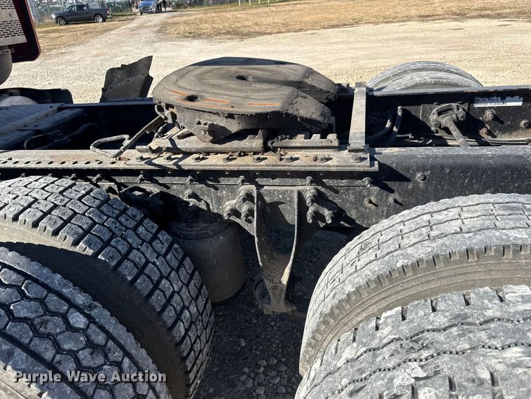 image for item ET4038 2009 International Prostar  semi truck