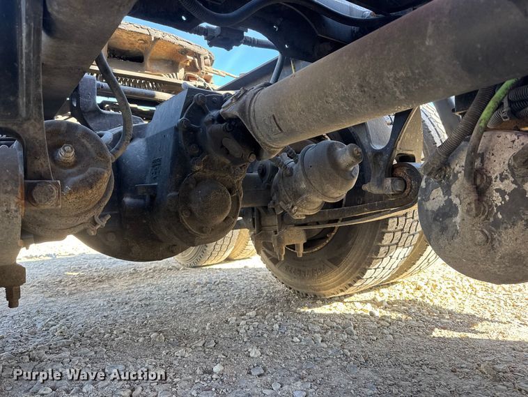 image for item ET4038 2009 International Prostar  semi truck