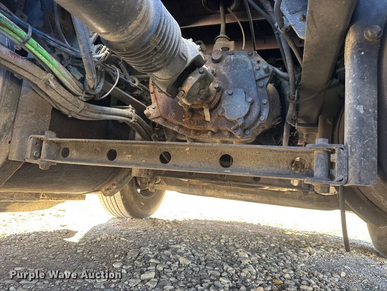 image for item ET4038 2009 International Prostar  semi truck