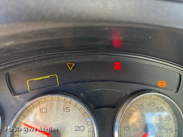 image for item ET4038 2009 International Prostar  semi truck